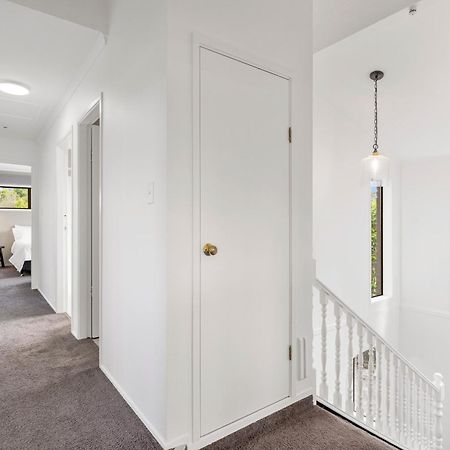Ngaio Views - Lake Taupo Holiday Home Екстериор снимка