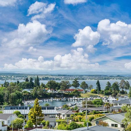 Ngaio Views - Lake Taupo Holiday Home Екстериор снимка