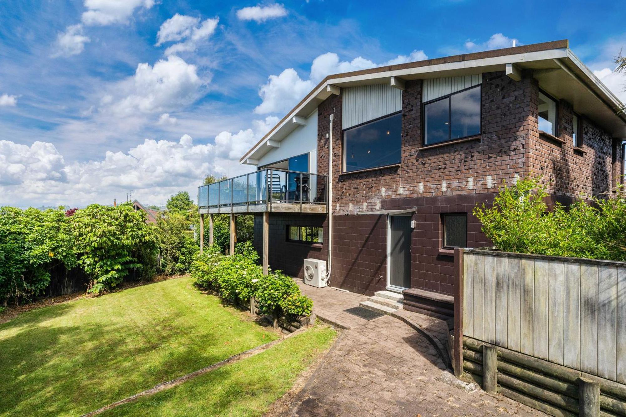 Ngaio Views - Lake Taupo Holiday Home Екстериор снимка