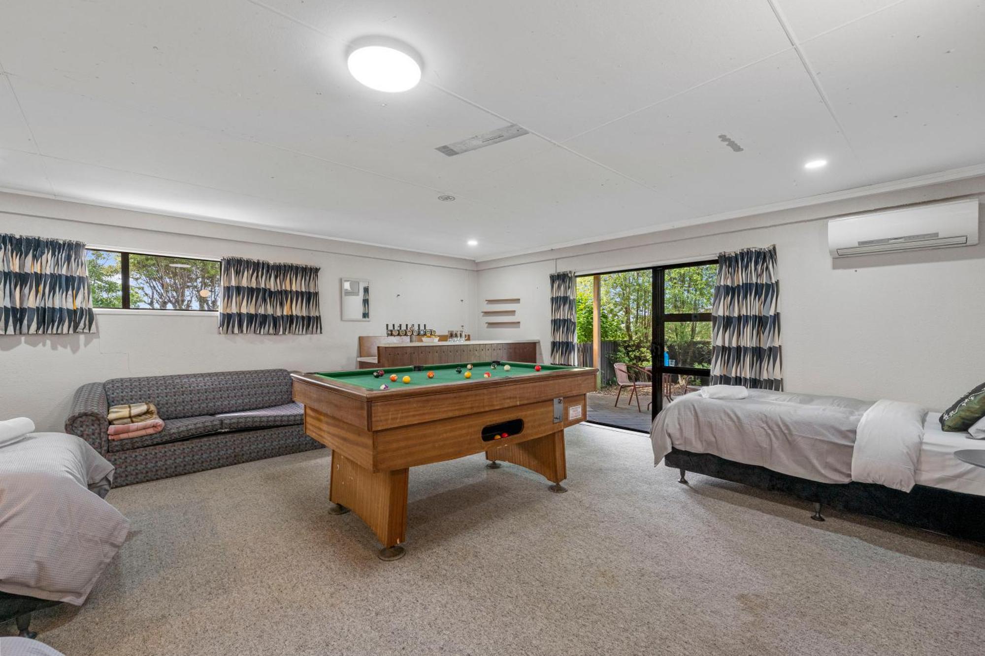Ngaio Views - Lake Taupo Holiday Home Екстериор снимка